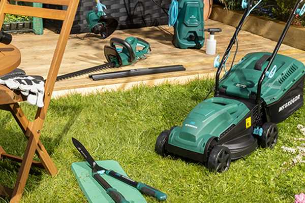 Maintaining the garden. Everything you need to keep your garden looking fresh.